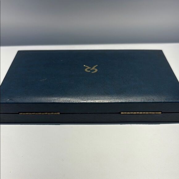 Blue large coin Display Case with Red White Blue Ribbon - Picture 9 of 11